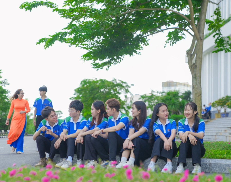 Thí sinh xét tuyển nhập học đến 10/9/2023 để được nhận các chính sách giảm học phí của nhà trường Thí sinh xét tuyển nhập học đến 10/9/2023 để được nhận các chính sách giảm học phí của nhà trường