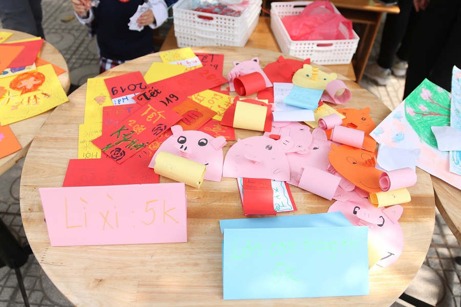 Sản phẩm handmade do các em tự làm Sản phẩm handmade do các em tự làm