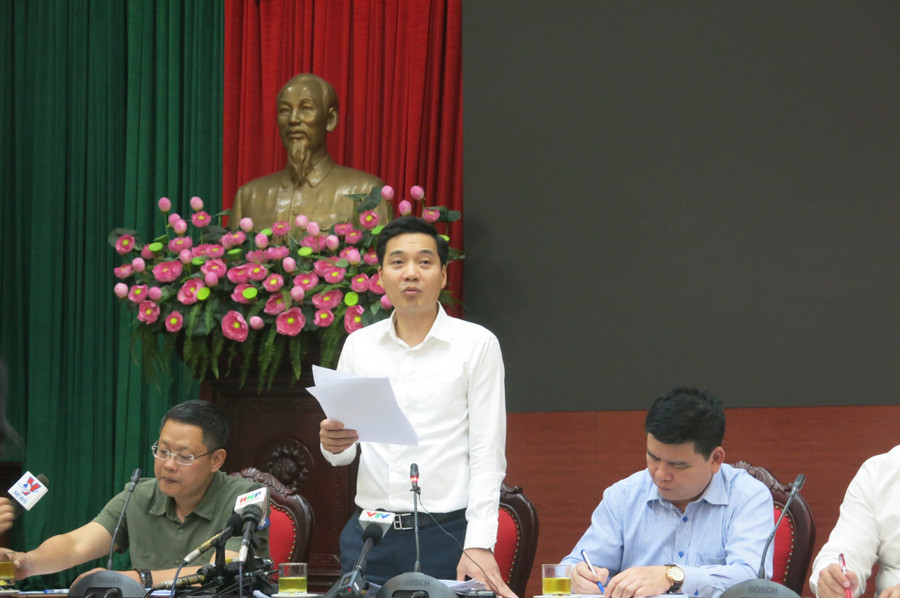 Ông Vũ Việt Hà - Giám đốc Sở Tài chính Hà Nội lý giải về giá nước tại buổi giao ban báo chí.