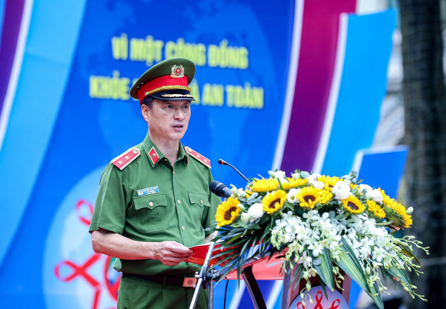 Trung tướng Nguyễn Duy Ngọc - Thứ trưởng Bộ Công an phát biểu tại lễ mít tinh sáng 23/6 Trung tướng Nguyễn Duy Ngọc - Thứ trưởng Bộ Công an phát biểu tại lễ mít tinh sáng 23/6