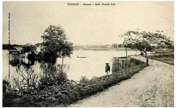 Đường Cổ Ngư (nay là đường Thanh Niên) ven hồ Tây cuối thế kỷ 19, đầu thế kỷ 20.