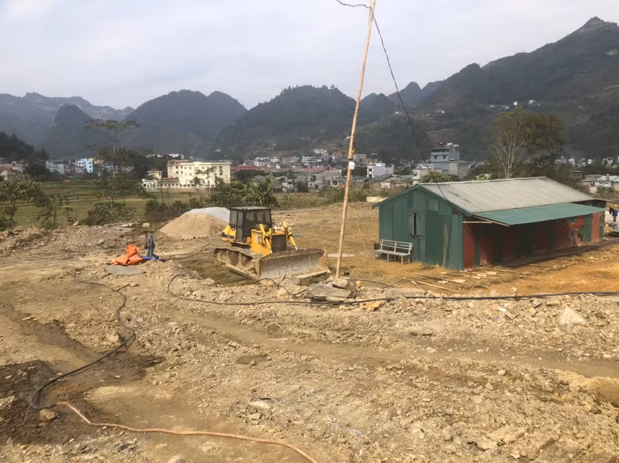 Dự án Xây dựng hạ tầng khu Tùng Lâu - Na Đẩy, thị trấn Mường Khương, huyện Mường Khương (giai đoạn 1) chậm tiến độ phải đề xuất điều chỉnh gia hạn hợp đồng.