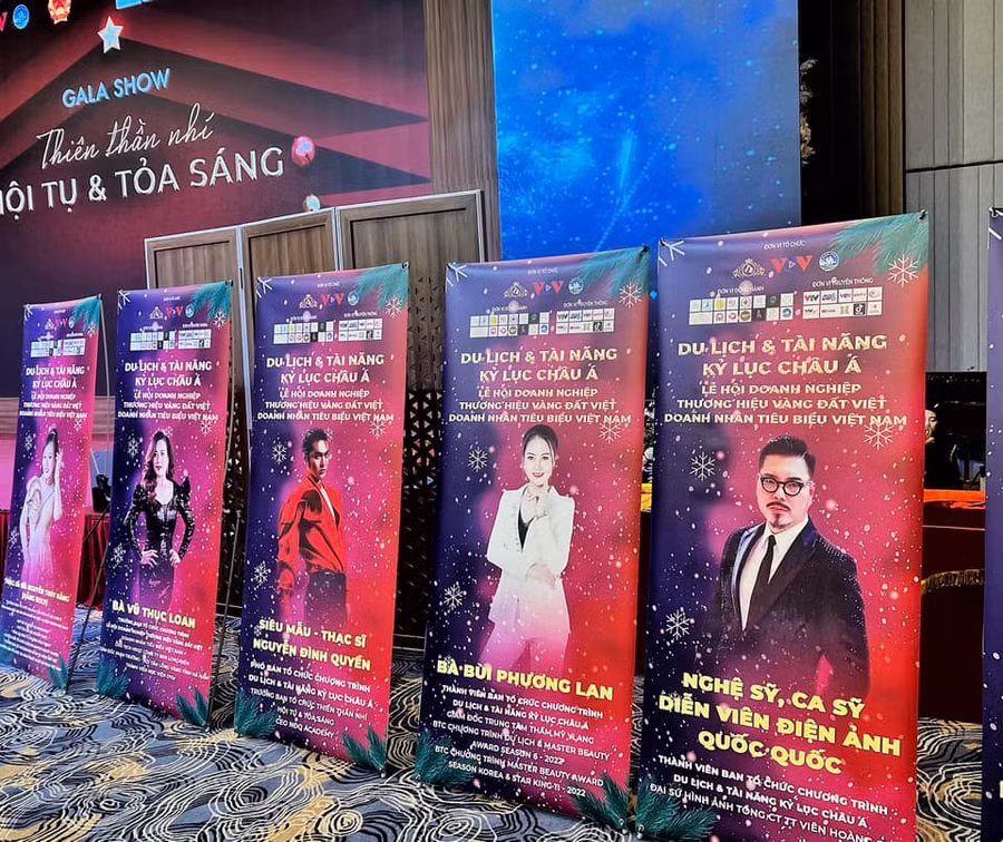 Sự kiện không phép diễn ra rầm rộ nhưng đã 'qua mặt' được chính quyền tỉnh Quảng Ninh.