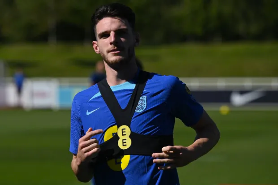 Declan Rice là một trong những bản hợp đồng đắt giá nhất giữa nội bộ các câu lạc bộ Ngoại hạng Anh hè 2023. Declan Rice là một trong những bản hợp đồng đắt giá nhất giữa nội bộ các câu lạc bộ Ngoại hạng Anh hè 2023.