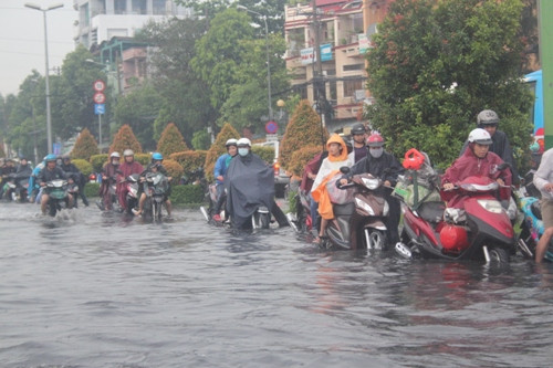 ngập, sài gòn, Kinh Dương Vương, kẹt xe, quận 5 ngập, sài gòn, Kinh Dương Vương, kẹt xe, quận 5