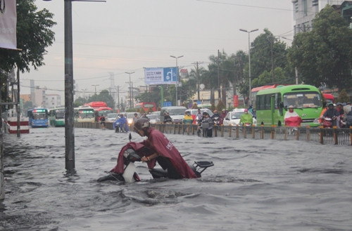 ngập, sài gòn, Kinh Dương Vương, kẹt xe, quận 5 ngập, sài gòn, Kinh Dương Vương, kẹt xe, quận 5