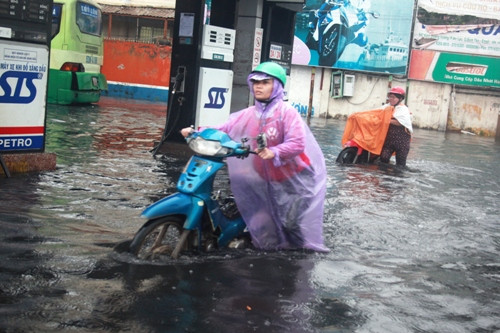ngập, sài gòn, Kinh Dương Vương, kẹt xe, quận 5 ngập, sài gòn, Kinh Dương Vương, kẹt xe, quận 5