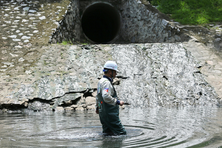 Bộ trưởng Bộ TN&MT Trần Hồng Hà ghi nhận dấu hiệu tích cực của nguồn nước và cho rằng phương pháp trên đã được các cơ quan của Nhật Bản chứng nhận nên bảo đảm độ an toàn.