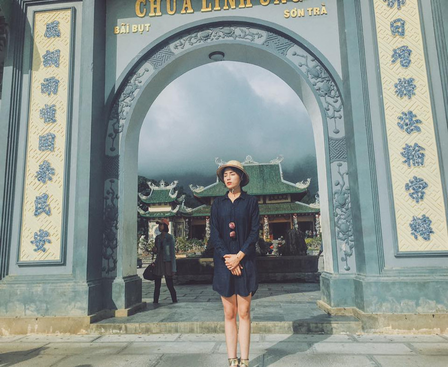 Kỳ Duyên đi chùa cầu may cùng mẹ sau loạt scandal năm cũ