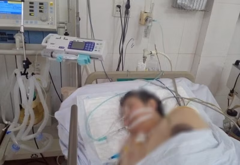 Cứu sống ca Covid-19 nguy kịch chưa tiêm vắc xin có nhiều bệnh nền