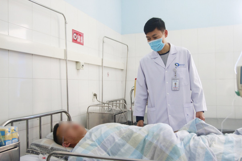 Bệnh nhân được theo dõi, điều trị sau phẫu thuật tại Khoa Ngoại, Bệnh viện Bãi Cháy. Nguồn: BV. Bệnh nhân được theo dõi, điều trị sau phẫu thuật tại Khoa Ngoại, Bệnh viện Bãi Cháy. Nguồn: BV.