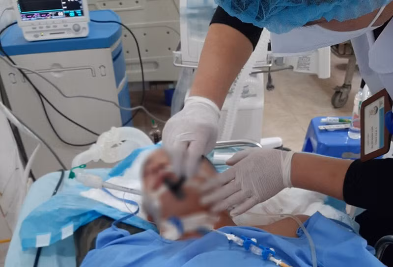 Bệnh nhân được xử trí điều trị tích cực. Ảnh: BV.