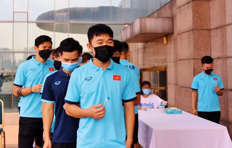 Các đội tuyển thể thao Việt Nam thực hiện nghiêm quy định phòng, chống dịch Covid-19. Ảnh: VFF.