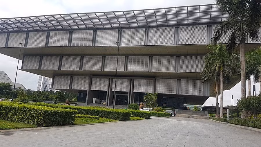 Sau 12 năm kể từ khi khánh thành, Bảo tàng Hà Nội vẫn chưa hoàn thành trưng bày nội thất để đón khách tham quan. Ảnh: Trần Tuấn.