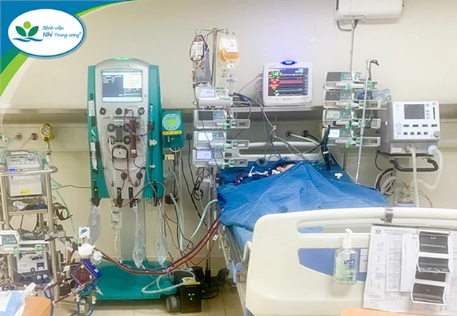 Bệnh nhi Covid-19 đầu tiên được thực hiện lọc máu hấp phụ và ECMO tại Bệnh viện Nhi Trung ương. Nguồn: BV Nhi Trung ương.