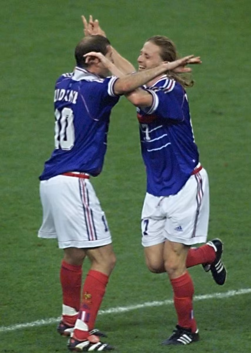 Petit và Zidane trong trận chung kết World Cup 1998.