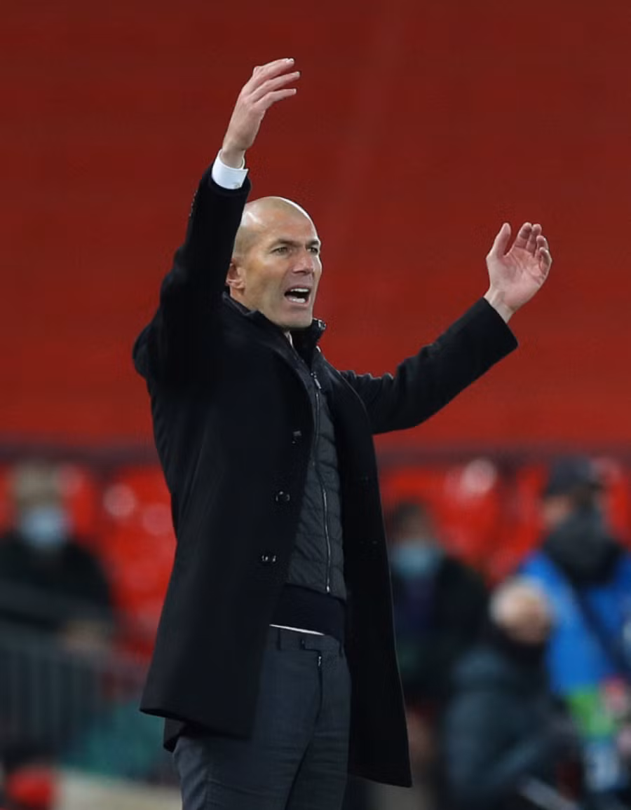 Zidane được cho là đang học tiếng Anh cấp tốc.