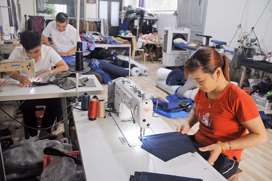 Cơ sở may Quang Tiến.