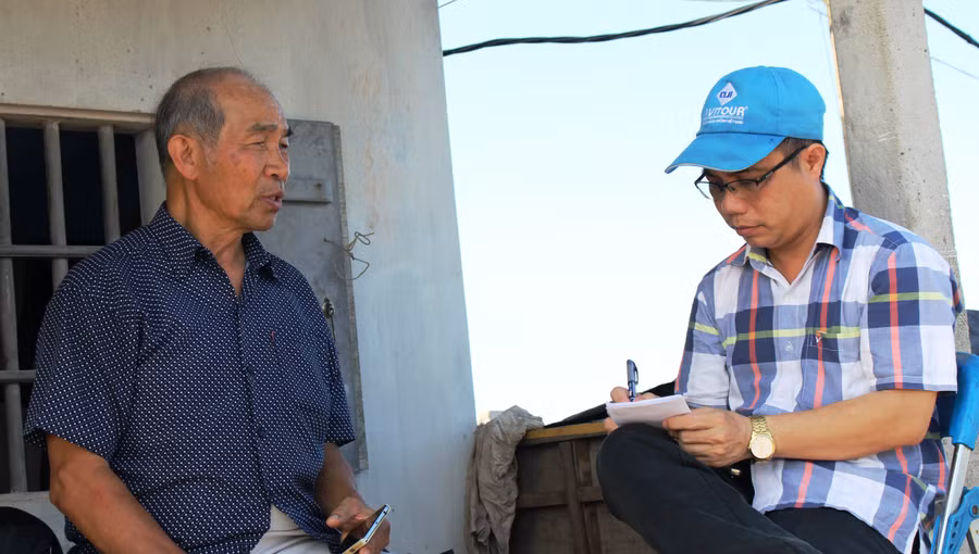 GS.TSKH Vương Khả Cúc trò chuyện với phóng viên. GS.TSKH Vương Khả Cúc trò chuyện với phóng viên.