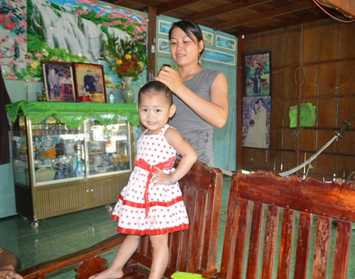 Kinh ngạc bé gái 3 tuổi có khả năng bơi như rái cá ảnh 3 Kinh ngạc bé gái 3 tuổi có khả năng bơi như rái cá - ảnh 2