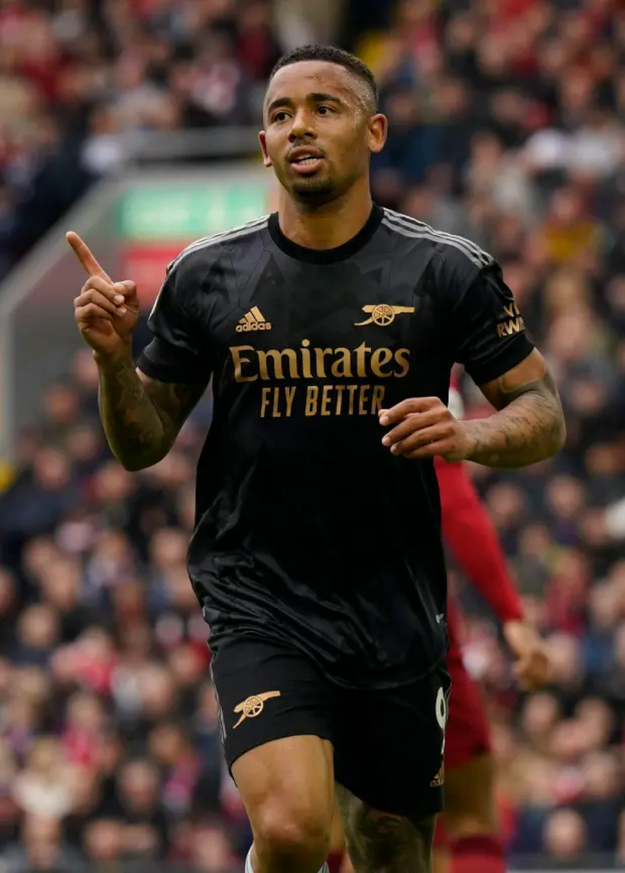 Gabriel Jesus mừng bàn thắng vào lưới Liverpool. Gabriel Jesus mừng bàn thắng vào lưới Liverpool.