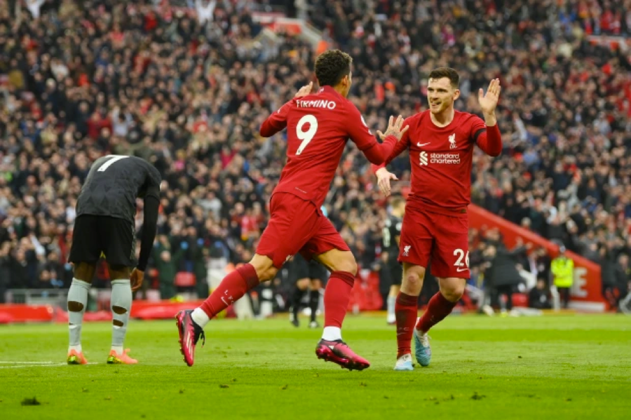 Liverpool giáng đòn mạnh vào tham vọng vô địch của Arsenal Liverpool giáng đòn mạnh vào tham vọng vô địch của Arsenal