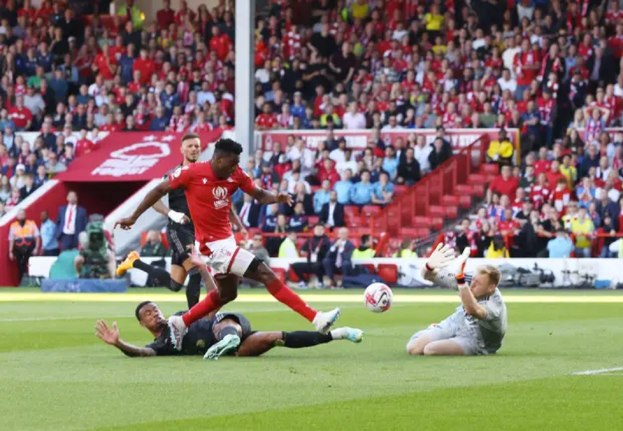 Taiwo Awoniyi ghi bàn thắng duy nhất giúp Nottingham Forest thắng Arsenal tối 20/5.