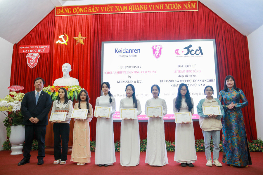 Đợt trao học bổng lần 2 năm 2023 có 40 sinh viên được tổ chức Nhật Bản tài trợ.