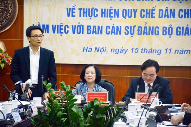 Phó Thủ tướng Chính phủ Vũ Đức Đam phát biểu tại buổi làm việc