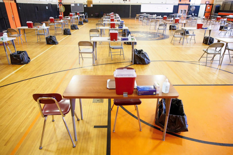 AFP ngày 16/7 dẫn lời giám đốc Trung tâm Kiểm soát và phòng ngừa bệnh tật Mỹ (CDC) Rochelle Walensky cảnh báo Mỹ hiện không có đủ vắc xin đậu mùa khỉ để đáp ứng nhu cầu. Ảnh: NY Times. AFP ngày 16/7 dẫn lời giám đốc Trung tâm Kiểm soát và phòng ngừa bệnh tật Mỹ (CDC) Rochelle Walensky cảnh báo Mỹ hiện không có đủ vắc xin đậu mùa khỉ để đáp ứng nhu cầu. Ảnh: NY Times.