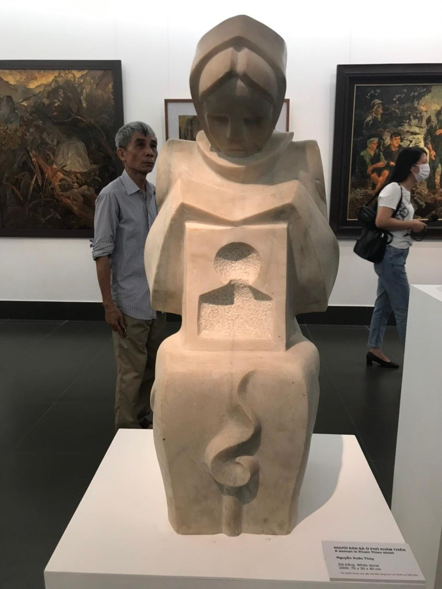 Người đàn bà ở phố Khâm Thiên - Nguyễn Xuân Thủy. Người đàn bà ở phố Khâm Thiên - Nguyễn Xuân Thủy.