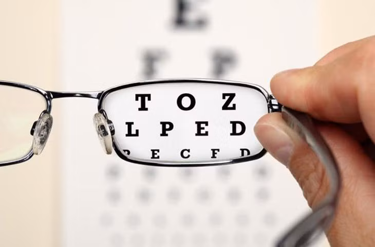 Cận thị là tình trạng rất phổ biến ở trẻ em hiện nay. Ảnh: ITN.