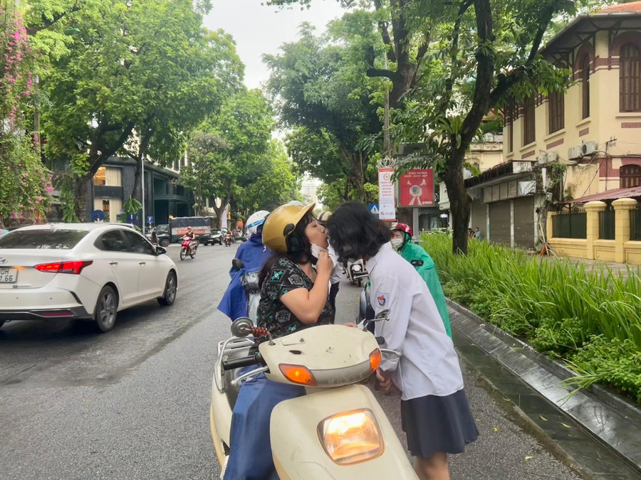 Khoảnh khắc quá đỗi ngọt ngào...