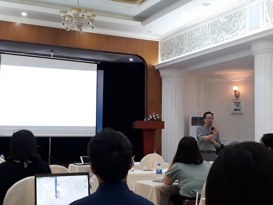 Ông Lê Trung Kiên - Phó Chánh Văn phòng Ban Tôn Giáo Chính Phủ - Bộ Nội Vụ - Thành viên TCT liên ngành thực hiện Đề án 219 trình bày về chính sách pháp luật và kỹ năng tuyên truyền chính sách, pháp luật về tôn giáo. Ông Lê Trung Kiên - Phó Chánh Văn phòng Ban Tôn Giáo Chính Phủ - Bộ Nội Vụ - Thành viên TCT liên ngành thực hiện Đề án 219 trình bày về chính sách pháp luật và kỹ năng tuyên truyền chính sách, pháp luật về tôn giáo.