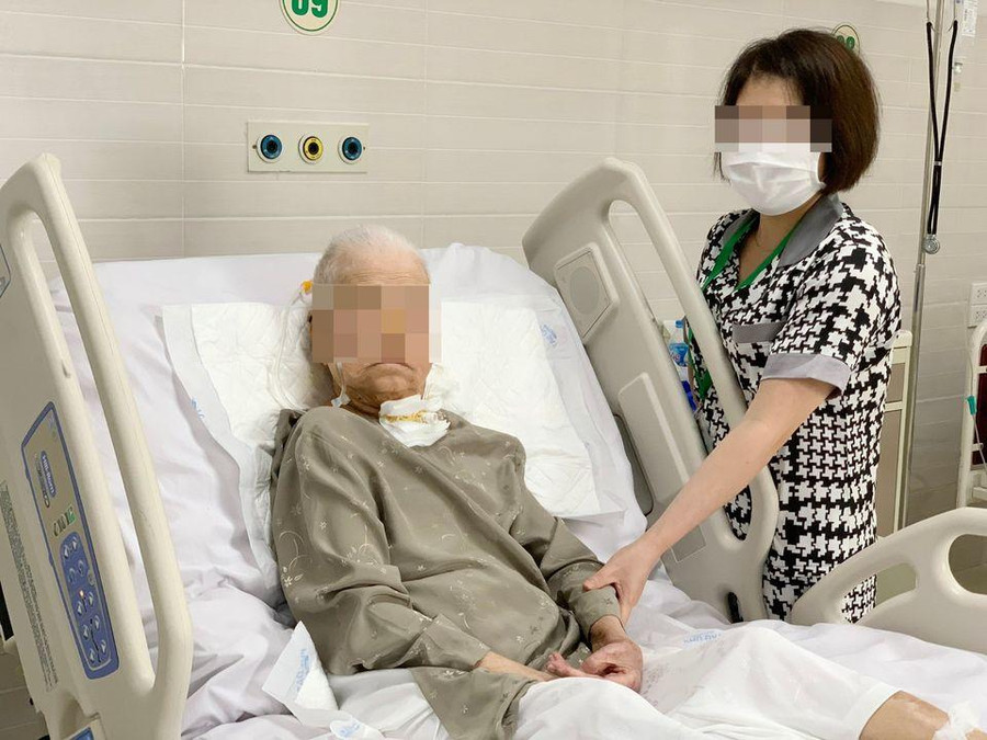 Bệnh viện Trung ương Quân đội 108 đã cấp cứu điều trị thành công cho cụ bà 90 tuổi mắc Covid-19 mức độ nguy kịch, chưa tiêm vaccine, có nhiều bệnh nền. Ảnh: BV. Bệnh viện Trung ương Quân đội 108 đã cấp cứu điều trị thành công cho cụ bà 90 tuổi mắc Covid-19 mức độ nguy kịch, chưa tiêm vaccine, có nhiều bệnh nền. Ảnh: BV.