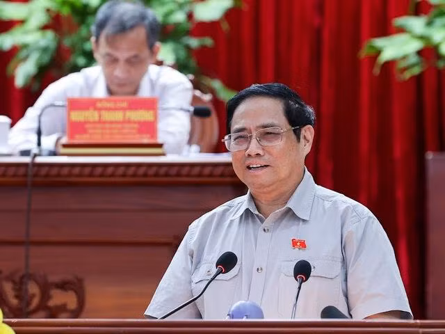 Thủ tướng Phạm Minh Chính cho biết theo báo cáo của các cơ quan, việc thực hiện các giải pháp gia hạn, giảm một số khoản thuế, phí, lệ phí và tiền thuê đất trong năm 2022 dự kiến sẽ hỗ trợ cho doanh nghiệp, người dân khoảng 225,5 nghìn tỷ đồng. Ảnh: VGP/Nhật Bắc