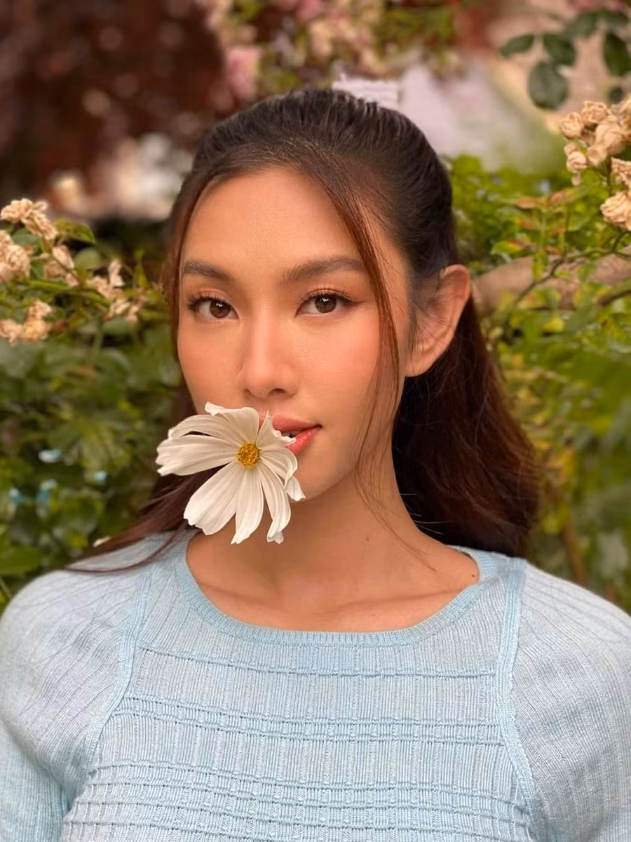 Khoảnh khắc dễ thương của Thùy Tiên tại Bồ Đào Nha 'đốn tim' người hâm mộ. Ảnh: FBNV.