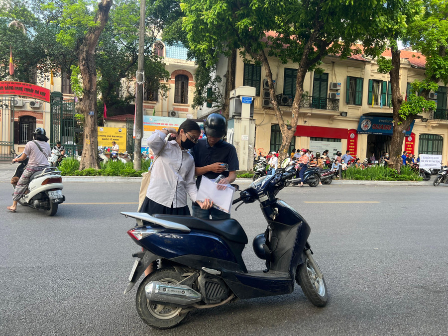 Sáng 7/7, thí sinh thi tốt nghiệp THPT năm 2022 môn đầu tiên ảnh 16 Sáng 7/7, thí sinh thi tốt nghiệp THPT năm 2022 môn đầu tiên ảnh 16