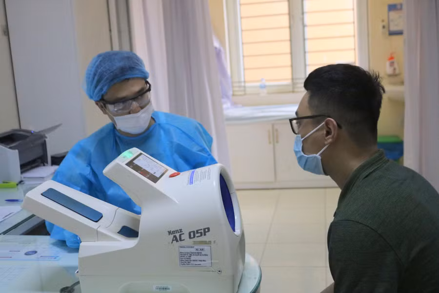 Tham gia bảo hiểm y tế, người bệnh sẽ được đỡ đần viện phí khi điều trị bệnh tại các cơ sở y tế. Tham gia bảo hiểm y tế, người bệnh sẽ được đỡ đần viện phí khi điều trị bệnh tại các cơ sở y tế.