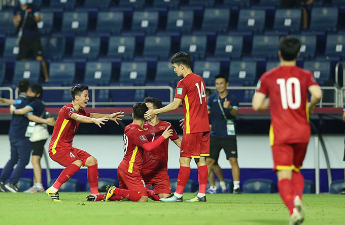 Cầu thủ Việt Nam mừng chiến thắng Indonesia 4-0 hồi tháng 6. Cầu thủ Việt Nam mừng chiến thắng Indonesia 4-0 hồi tháng 6.