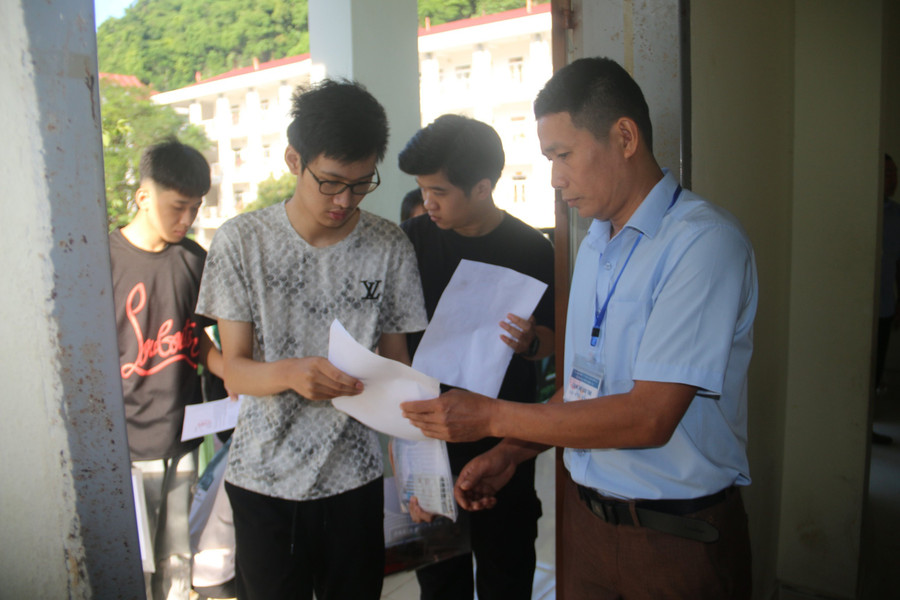 Tại kỳ thi tốt nghiệp THPT năm 2023, tỉnh Sơn La có 11.030 dự thi. Tại kỳ thi tốt nghiệp THPT năm 2023, tỉnh Sơn La có 11.030 dự thi.
