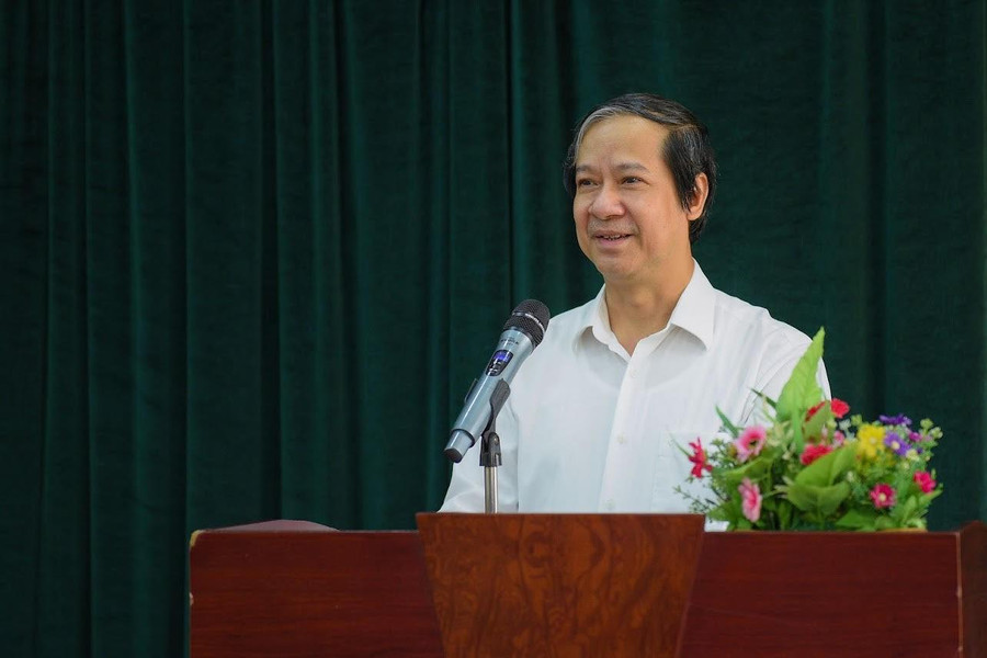 Bộ trưởng Nguyễn Kim Sơn: một gia đình có 2 ông cháu cùng dự một kỳ thi như gia đình bác Kỳ là rất hiếm. Bộ trưởng Nguyễn Kim Sơn: một gia đình có 2 ông cháu cùng dự một kỳ thi như gia đình bác Kỳ là rất hiếm.