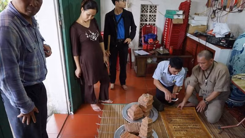 Một số di vật, sắc phong liên quan đến thiền sư Không Lộ.