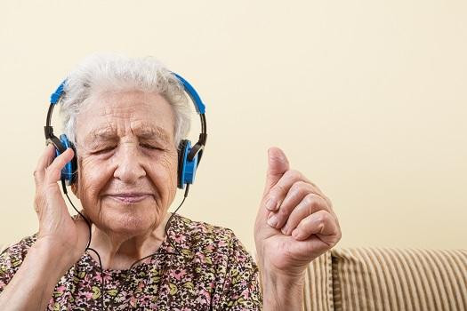 Âm nhạc cải thiện sa sút trí tuệ ở người cao tuổi 