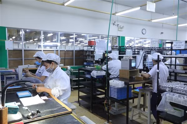 Hà Nội duy trì tăng trưởng kinh tế khá trong 8 tháng năm 2021.