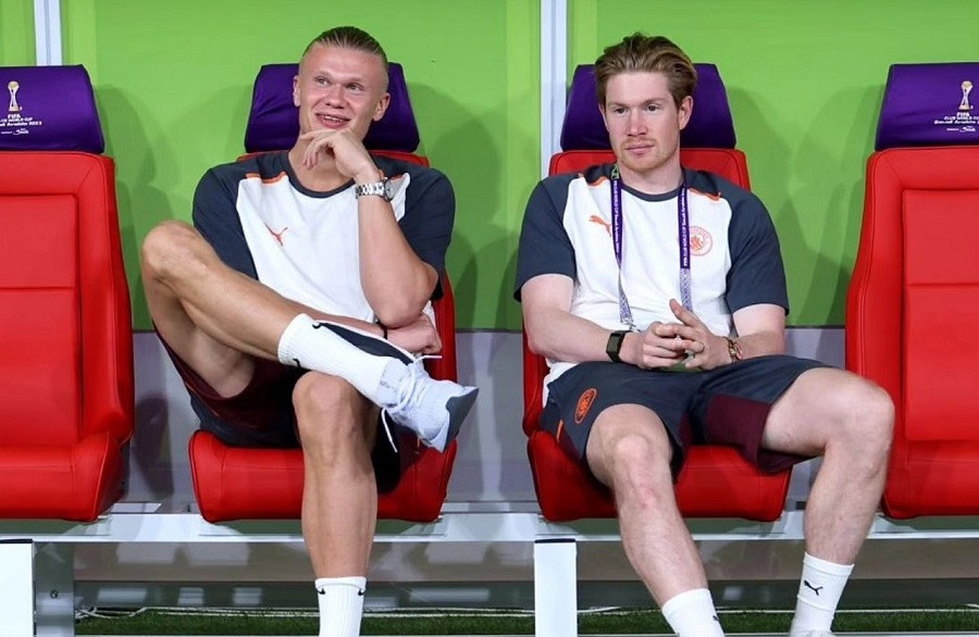 Haaland và De Bruyne nhiều khả năng vắng mặt ở chung kết Club World Cup vì quy định kỳ lạ của FIFA. Haaland và De Bruyne nhiều khả năng vắng mặt ở chung kết Club World Cup vì quy định kỳ lạ của FIFA.