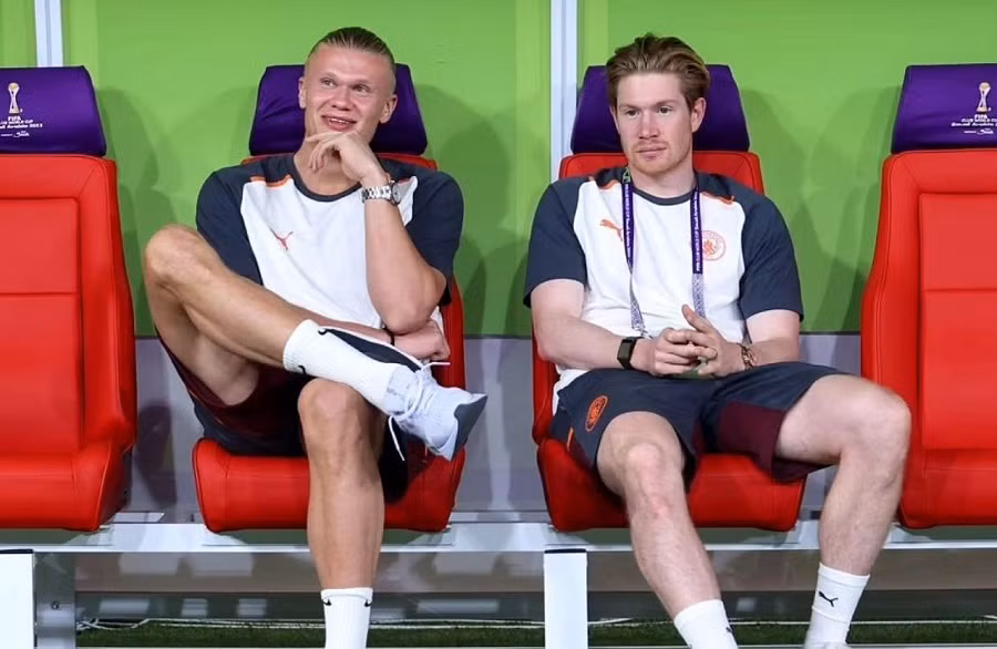Haaland và De Bruyne nhiều khả năng vắng mặt ở chung kết Club World Cup vì quy định kỳ lạ của FIFA. Haaland và De Bruyne nhiều khả năng vắng mặt ở chung kết Club World Cup vì quy định kỳ lạ của FIFA.