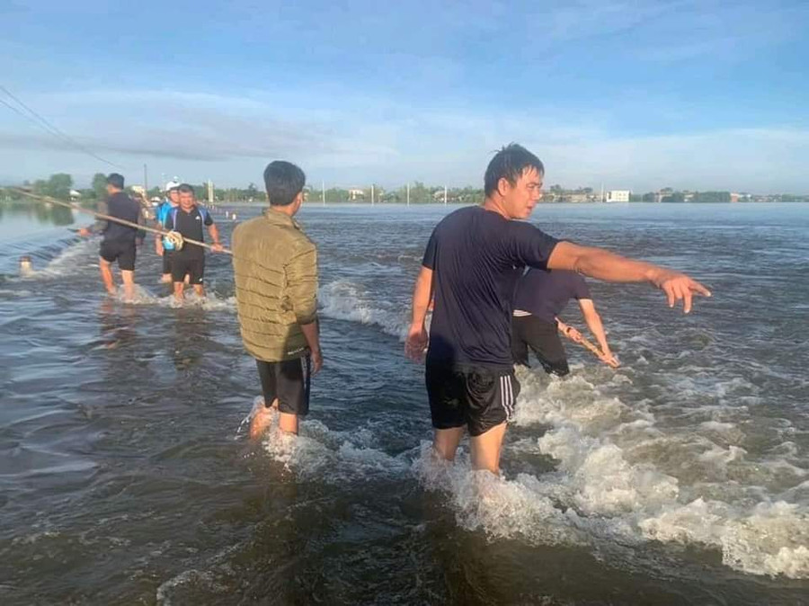 Khu vực vợ chồng anh N. và chị X. bị nước cuốn trôi. (Ảnh: V.T)