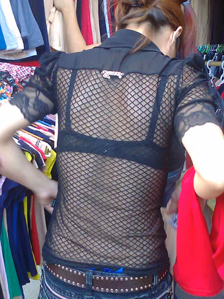 “Nóng mặt” với kiểu ăn mặc phản cảm của thiếu nữ Việt trên các phố phường ảnh 5