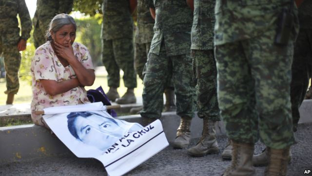 Một năm sau vụ 43 sinh viên mất tích ở Mexico: Câu hỏi vẫn chưa có lời giải - Ảnh 2 Một năm sau vụ 43 sinh viên mất tích ở Mexico: Câu hỏi vẫn chưa có lời giải - Ảnh 2